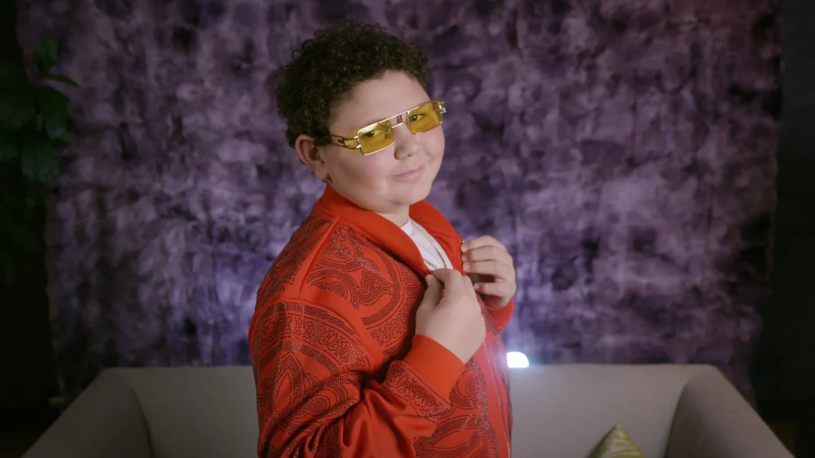 Isaac posing for Glamorama